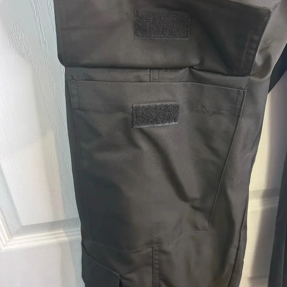 ♠️”EPTM.” NWT Black Cargo Pants w/ Drawstring & Multiple Pockets Size 2XL/38♠️ - Picture 5 of 17
